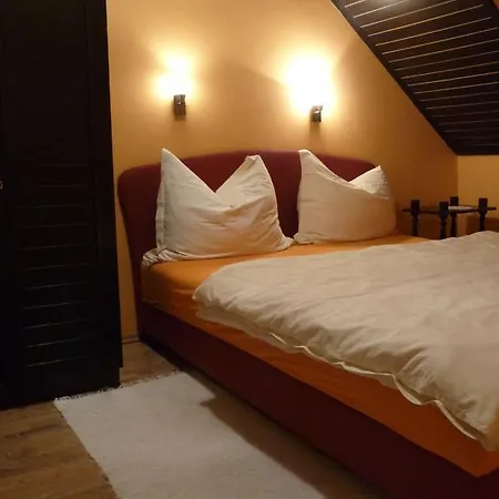 Edina Apartment *